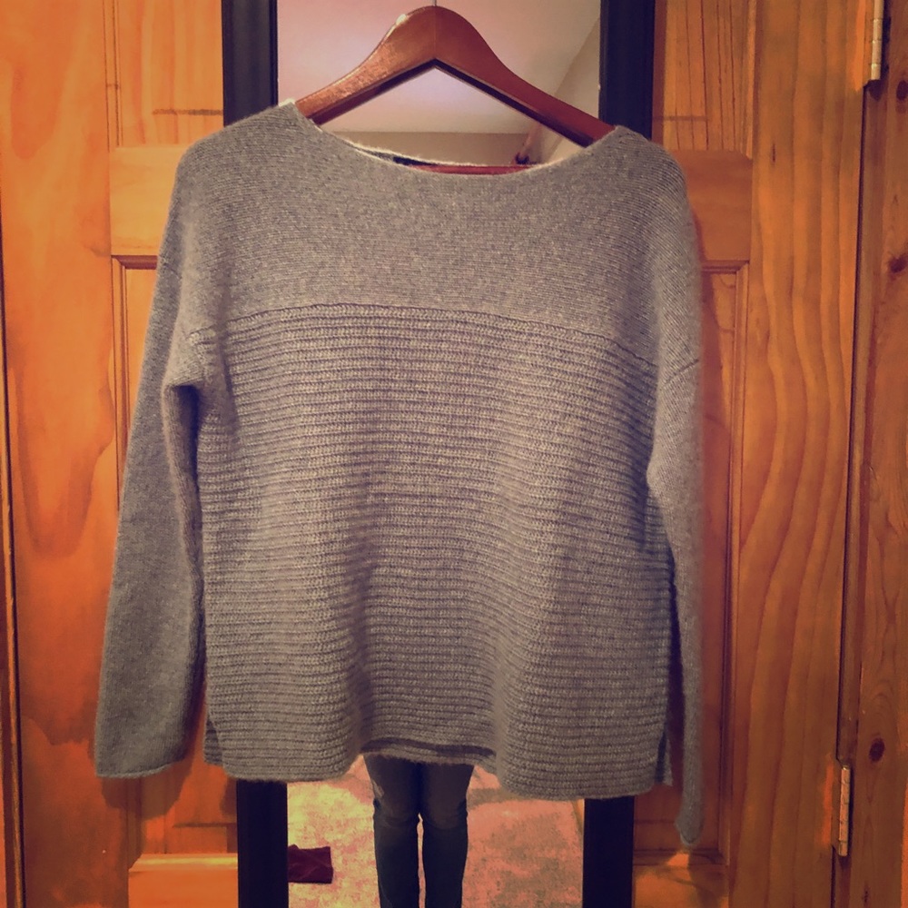 360 Cashmere Sweater Size XSmall Grey